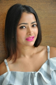 Shweta Basu Prasad photo