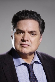 Oliver Platt photo