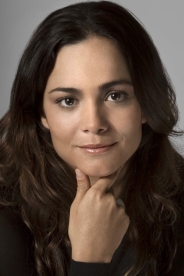 Alice Braga photo